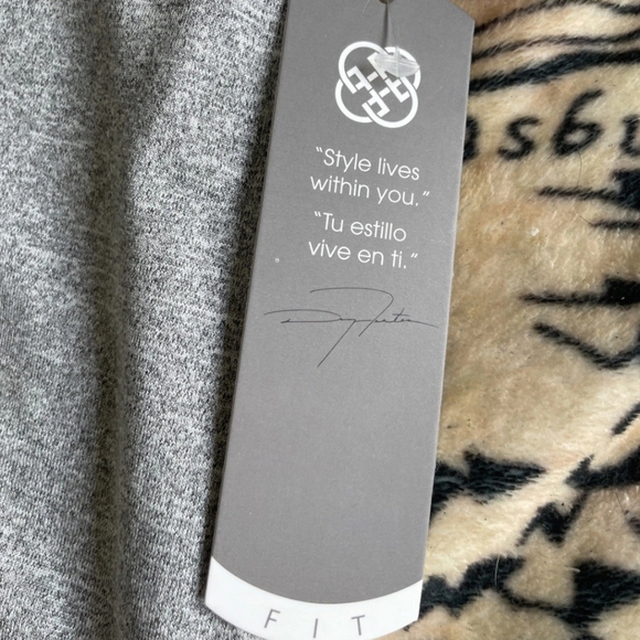 NWT Daisy Fuentes Size Medium Gray Athletic Leggings - Picture 2 of 8